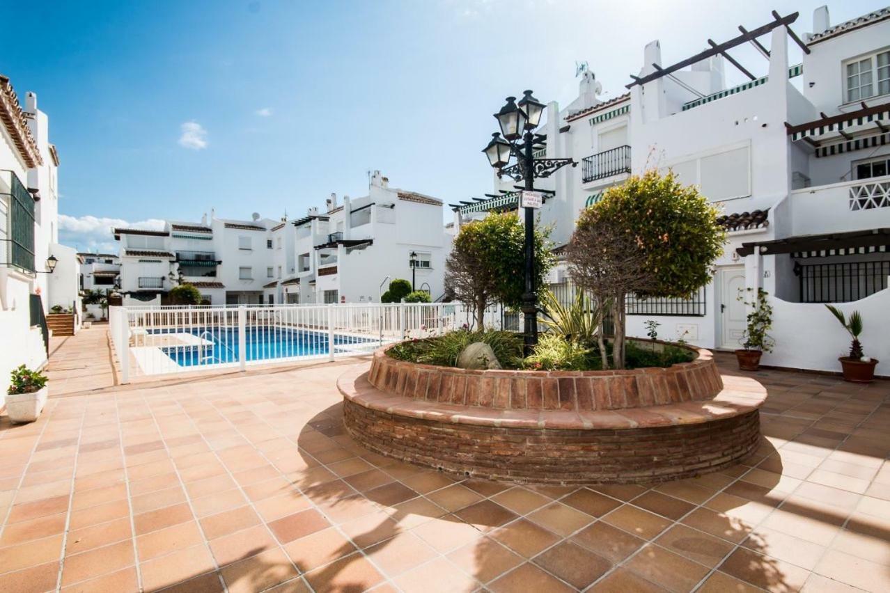 Puerto De La Duquesa Beach Apartment Castillo de Sabinillas Exterior photo